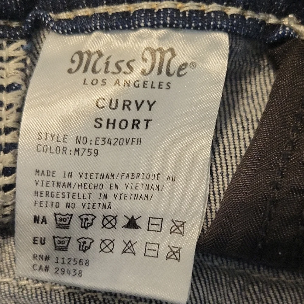 Miss Me Shorts - Picture 4 of 6